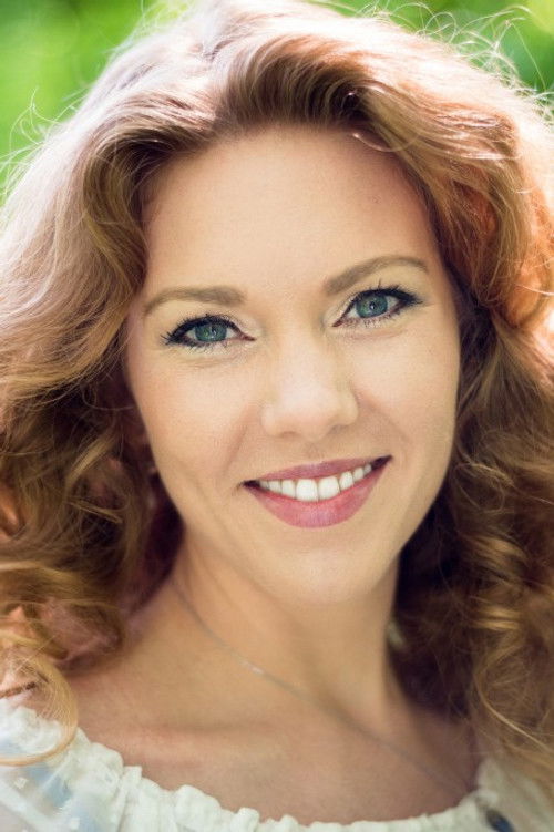 Anna Majchrzak as Soprano