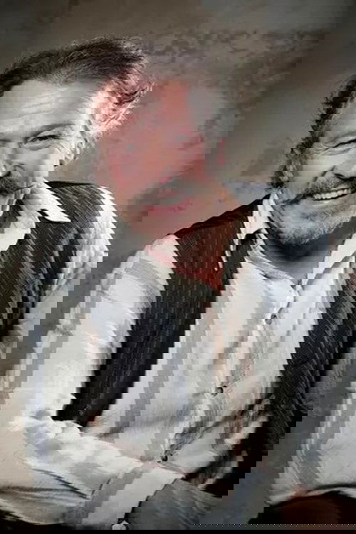 Al Ginter as Commissaire