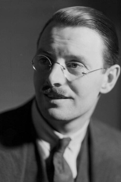 Sean O’Faoláin as Self