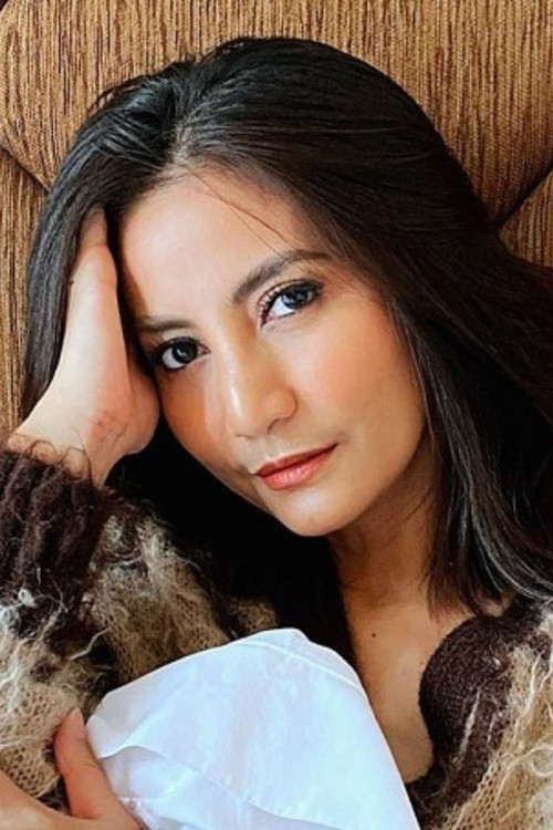 Natasha Dewanti as Ira