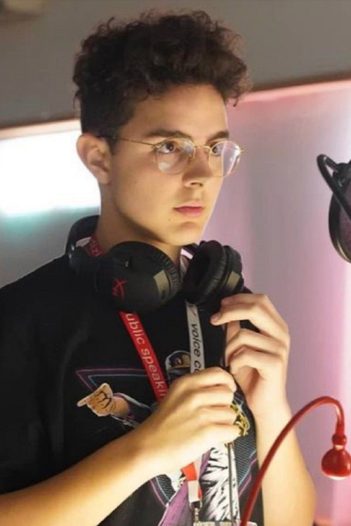 Daniel Zambelli as Guardia 1