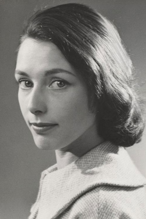 Sonja Brill as Sita Buzzi