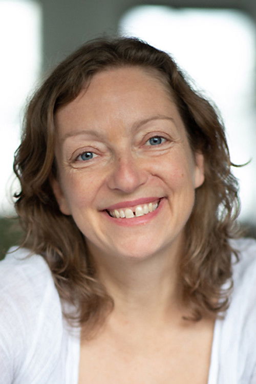 Jennifer Alleyn as Jennifer