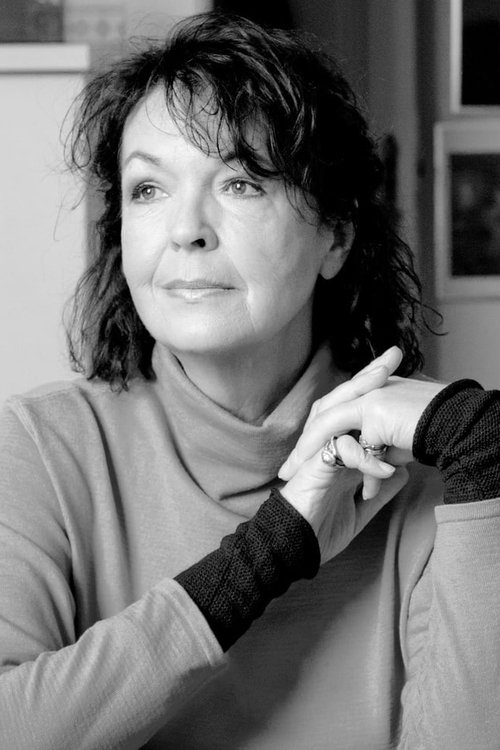 Elisabeth Trissenaar as Betti Klenze