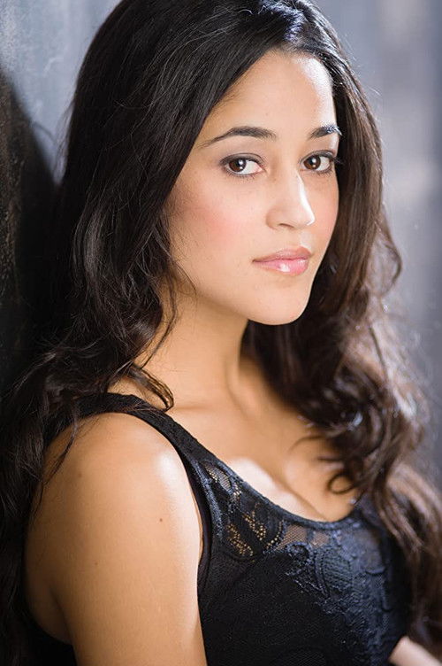 Merren McMahon as Liz