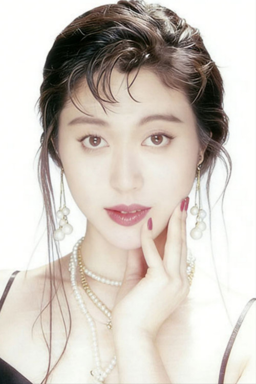 Nijiko Tanaka as Motoko Kuriki