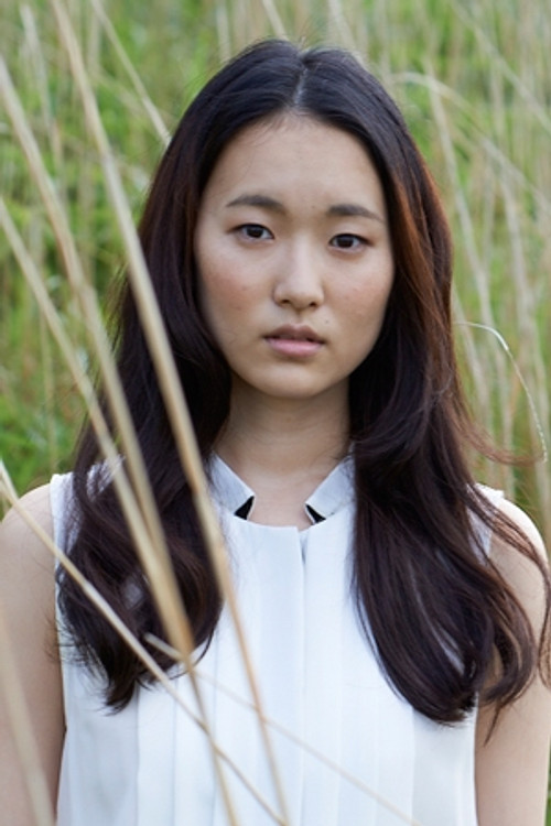 Akari Kinoshita as Yoshiko Sone