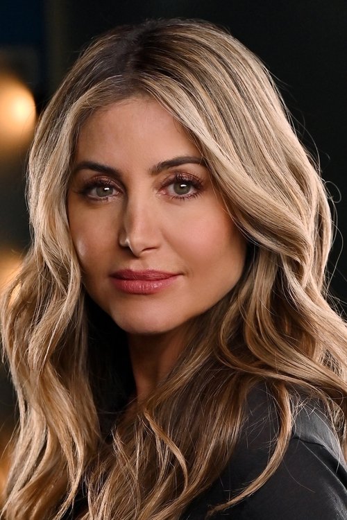 Sunéssis de Brito as Nora May