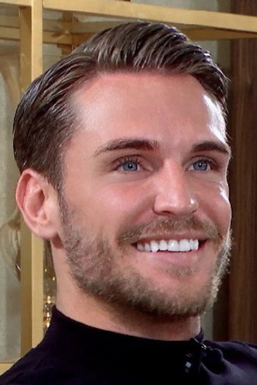 Thomas Courtney as Self