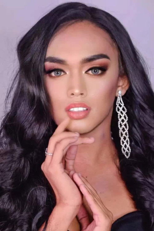 Edz Bonggastar as Miray