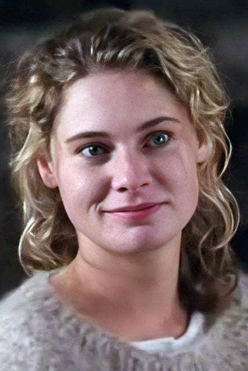 Michelle McBride as Leslie