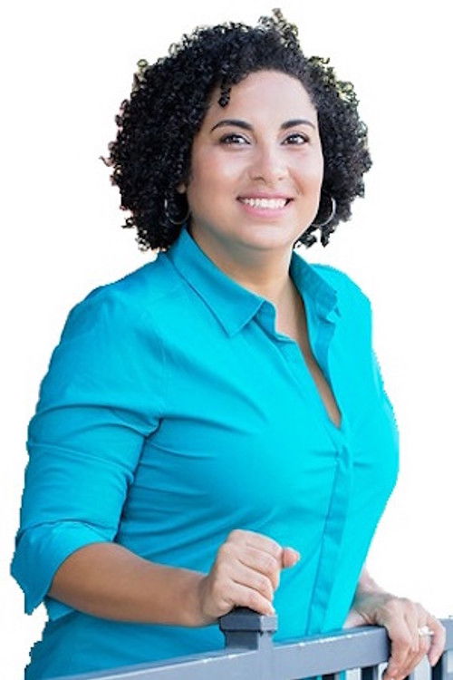 Regina Rains as Office Worker