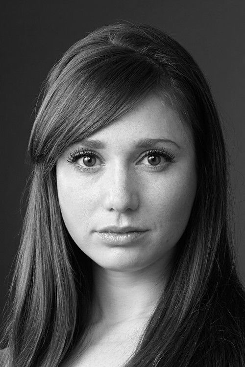 Chava Voor in 't Holt as Tina