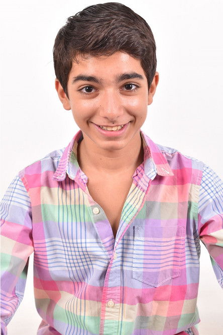 Esat Polat Güler as Selçuk