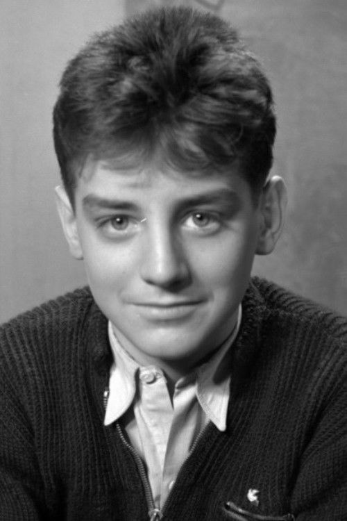 Michel Bustamante as Boy in Graveyard