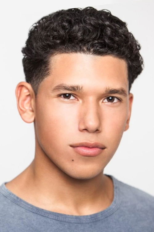 Alexander Dominguez as Kent