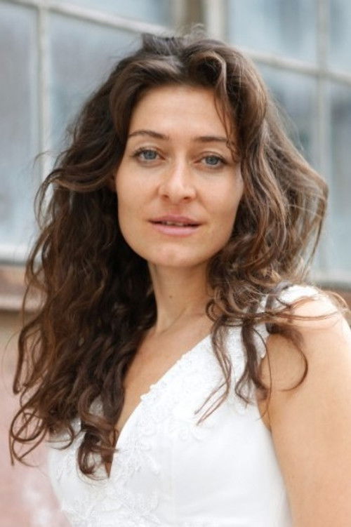 Jarah Maria Anders as Lisa