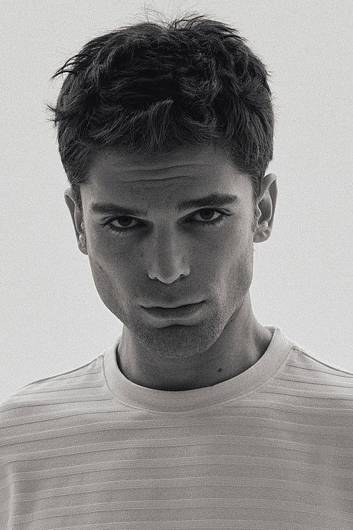 İlksen Jöntürk as Tolga