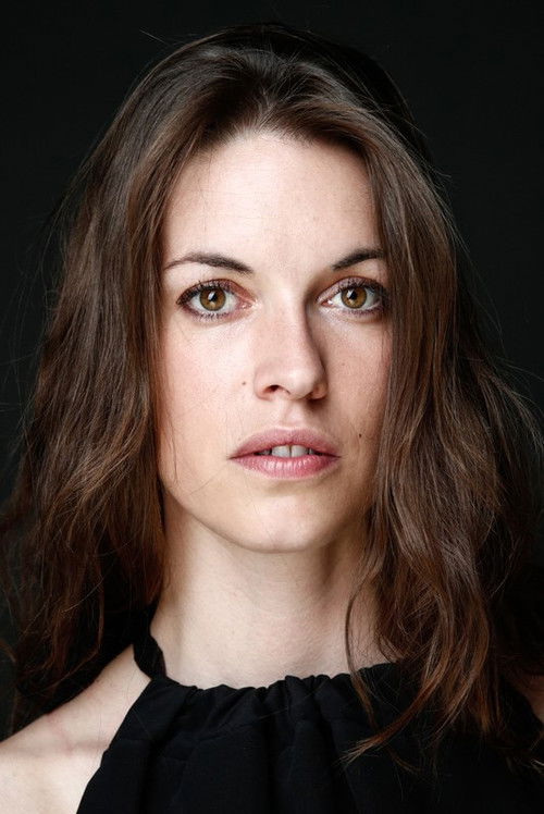 Emmanuelle Reymond as Reporter suisse