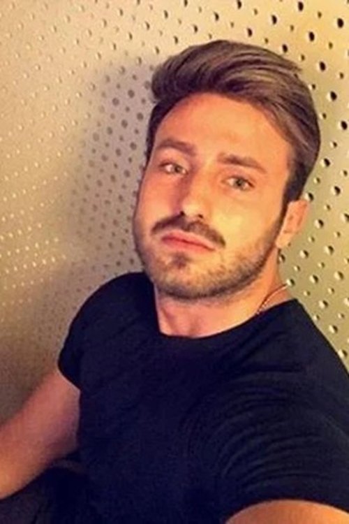 Adem Muriç as Ali Gumus