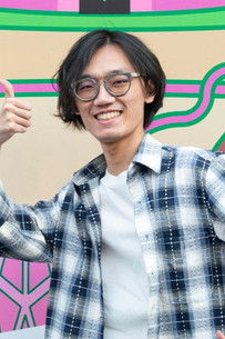 Po-Shun Lu as Advertising Director