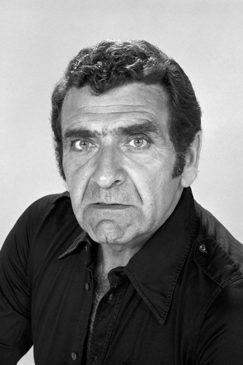 György Bárdy as Bozsó