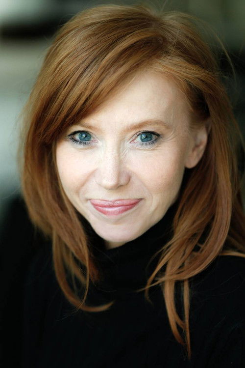 Noëlla Dussart as Nicole