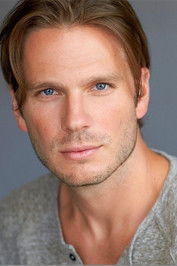 Benjamin Ashbrook as Chad Collins