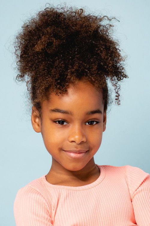 Adina Insley as Small Girl