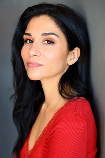 Cindy Pol as Lorraine