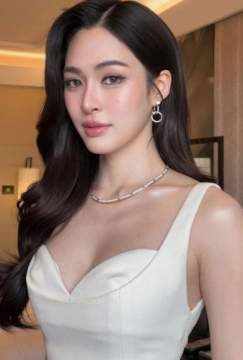 Sirilak Kwong as Theerak