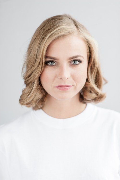 Petra Blesáková as Adriana