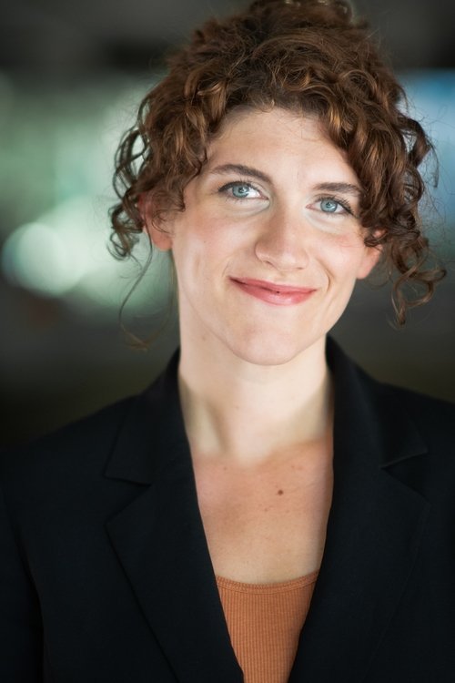 Hannah Pniewski as Ela