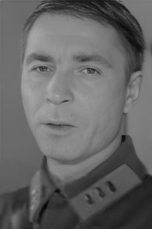 Yevgeniy Kazakov as начальник разведки
