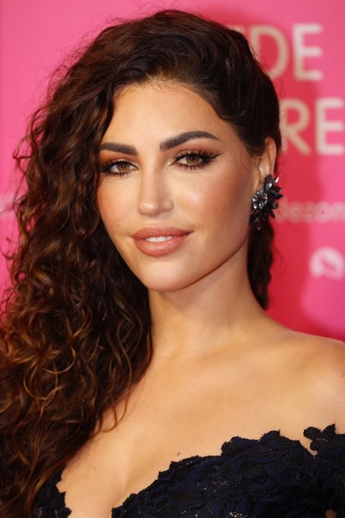 Yolanthe Cabau as Saar Beerman