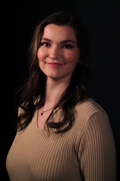 Tess Nottlemann as Brooklyn