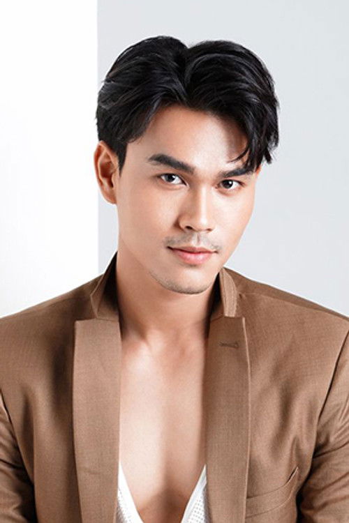 Oath Ratthee as Sarawut