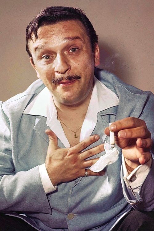 Fred Buscaglione as Fred Bombardone