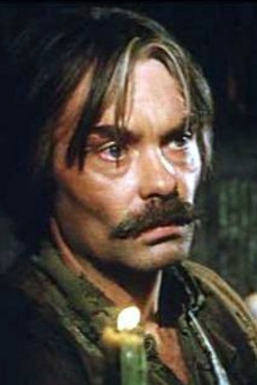 Claude Laugier as Radio operator