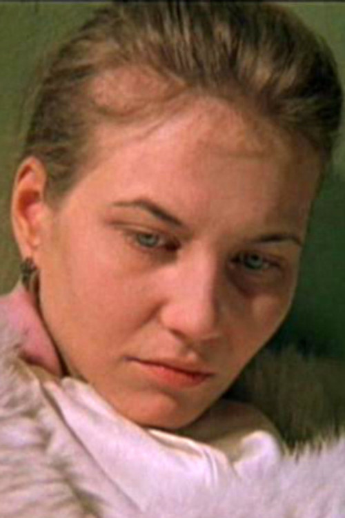 Alla Lyushina as Оля сотрудница музея