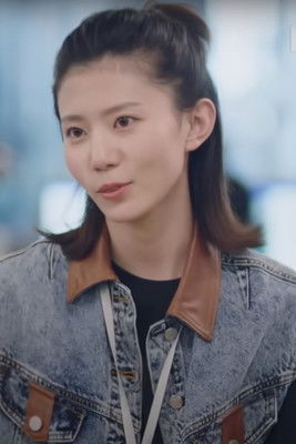 Luyee as He Shu Huan