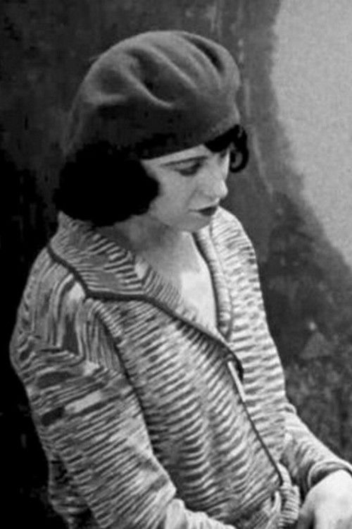 Anna Gorilowa as Edy Duflos