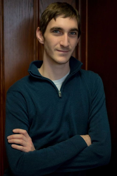 Patrick Phillips as Eric Davis