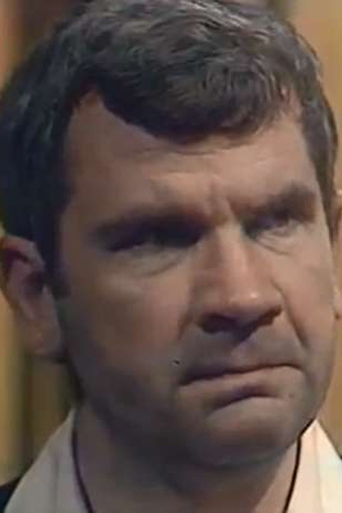 Vladimir Lisetsky as Добчинский