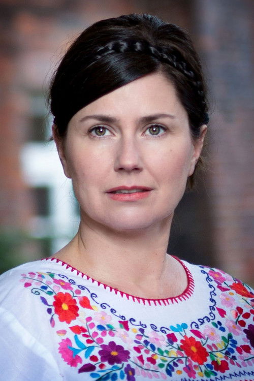 Isabel Mergl as Zarin Alexandra