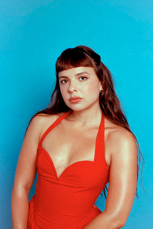 Julia Mestre as Claudinha