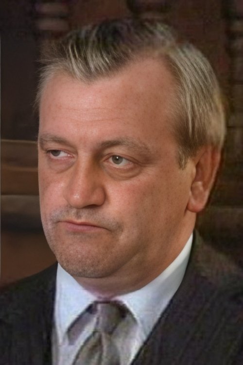 Pavel Sirotin as Савкин