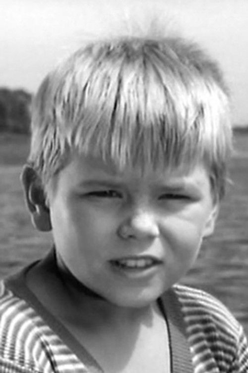 Lutz Bosselmann as Lütt Matten