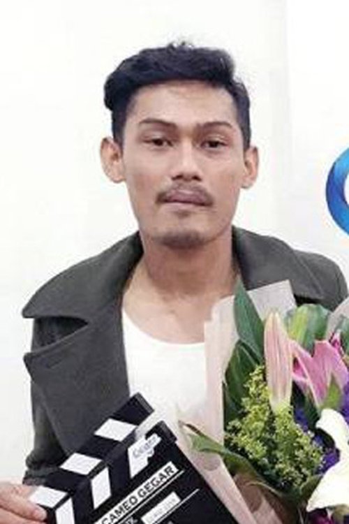 Fadhli Masoot as Azlan