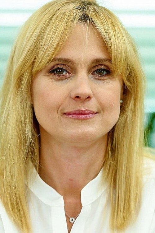 Aleksandra Woźniak as Ania Łubieńska, asystentka Serafina